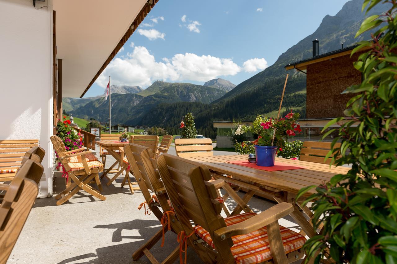 Gasthaus & Pension Alphorn Lech Extérieur photo
