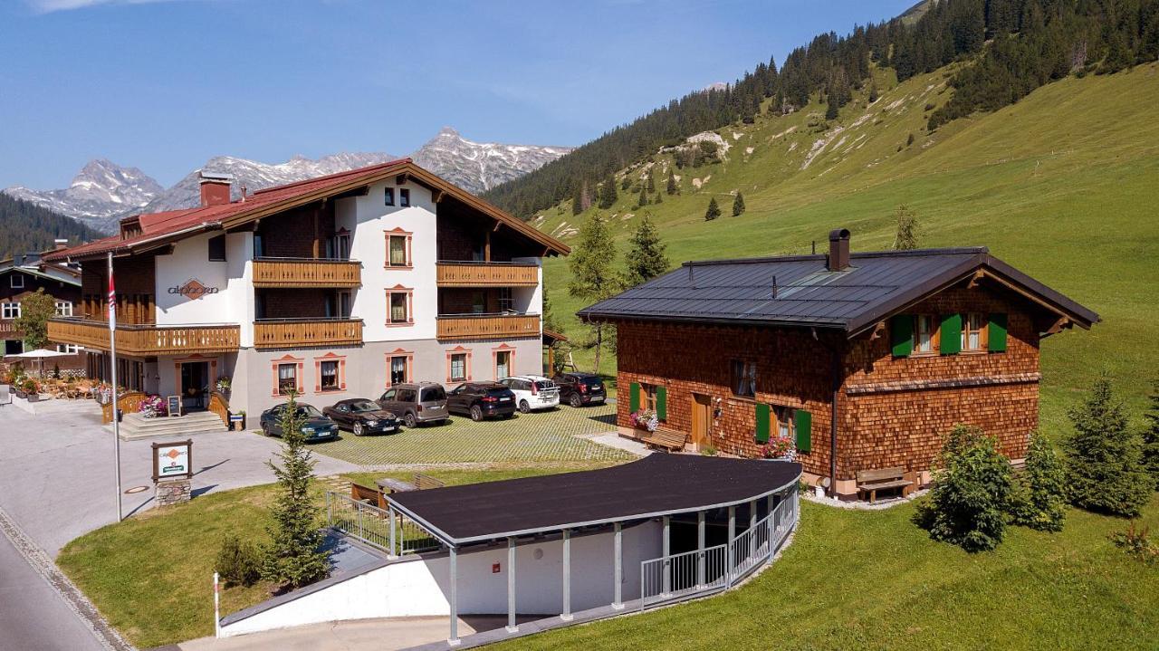Gasthaus & Pension Alphorn Lech Extérieur photo